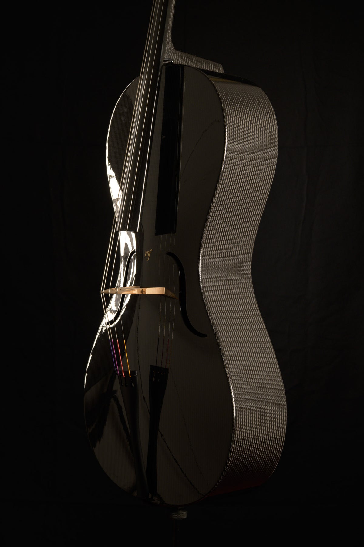 mf | core Cello, right side view