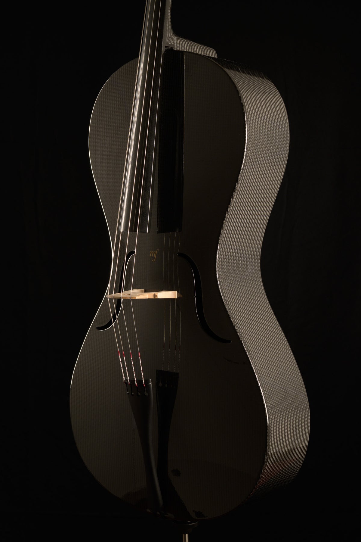 mf | solo Cello, right side view