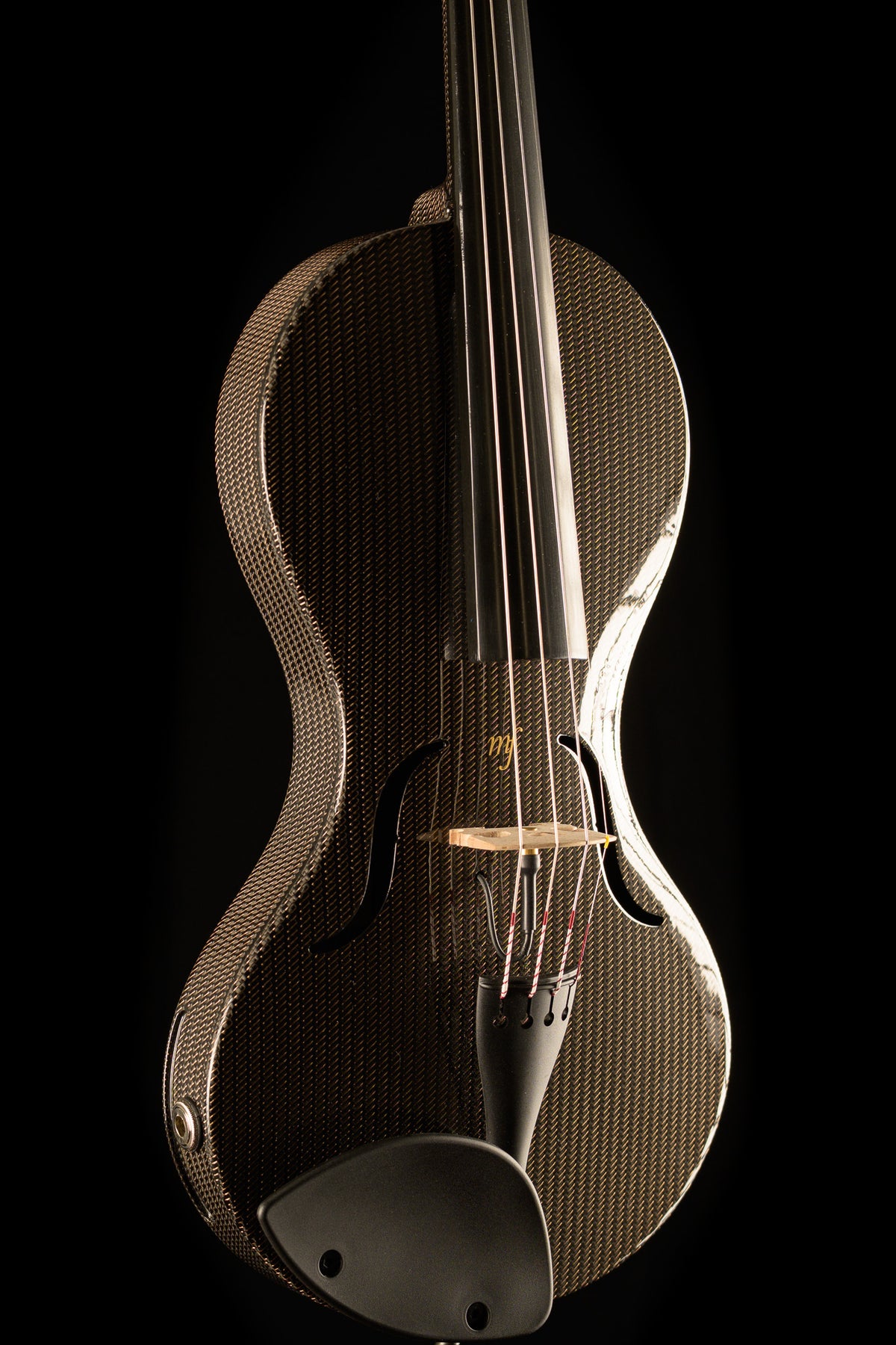 mf | atelier La Aurora Violin, left side view